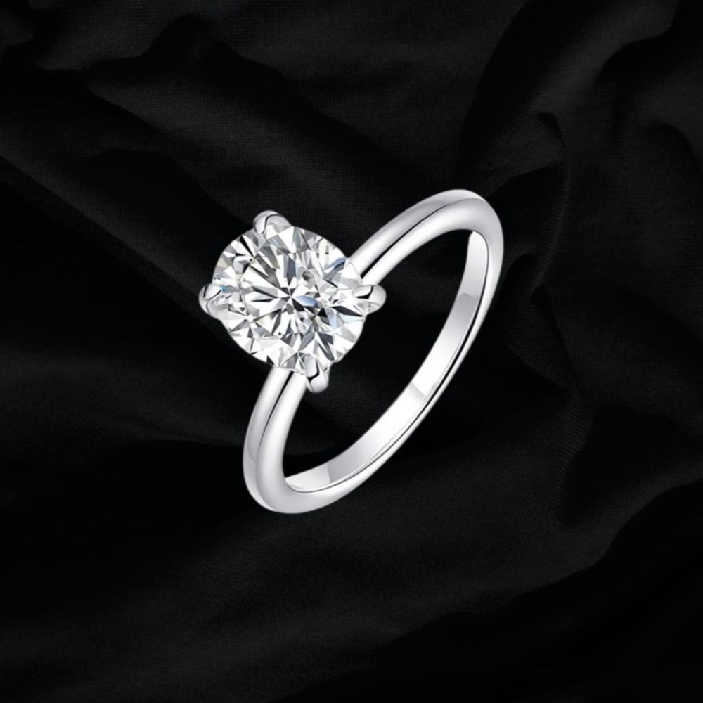 18k Plated 925, 3 Ct OVAL CUT MOISSSNAITE DIAMOND W/HIDDEN HALO